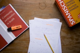 Dann beginnt die Schreibarbeit.