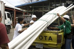 Der Transport von Material in die abgelegenen Drfer,